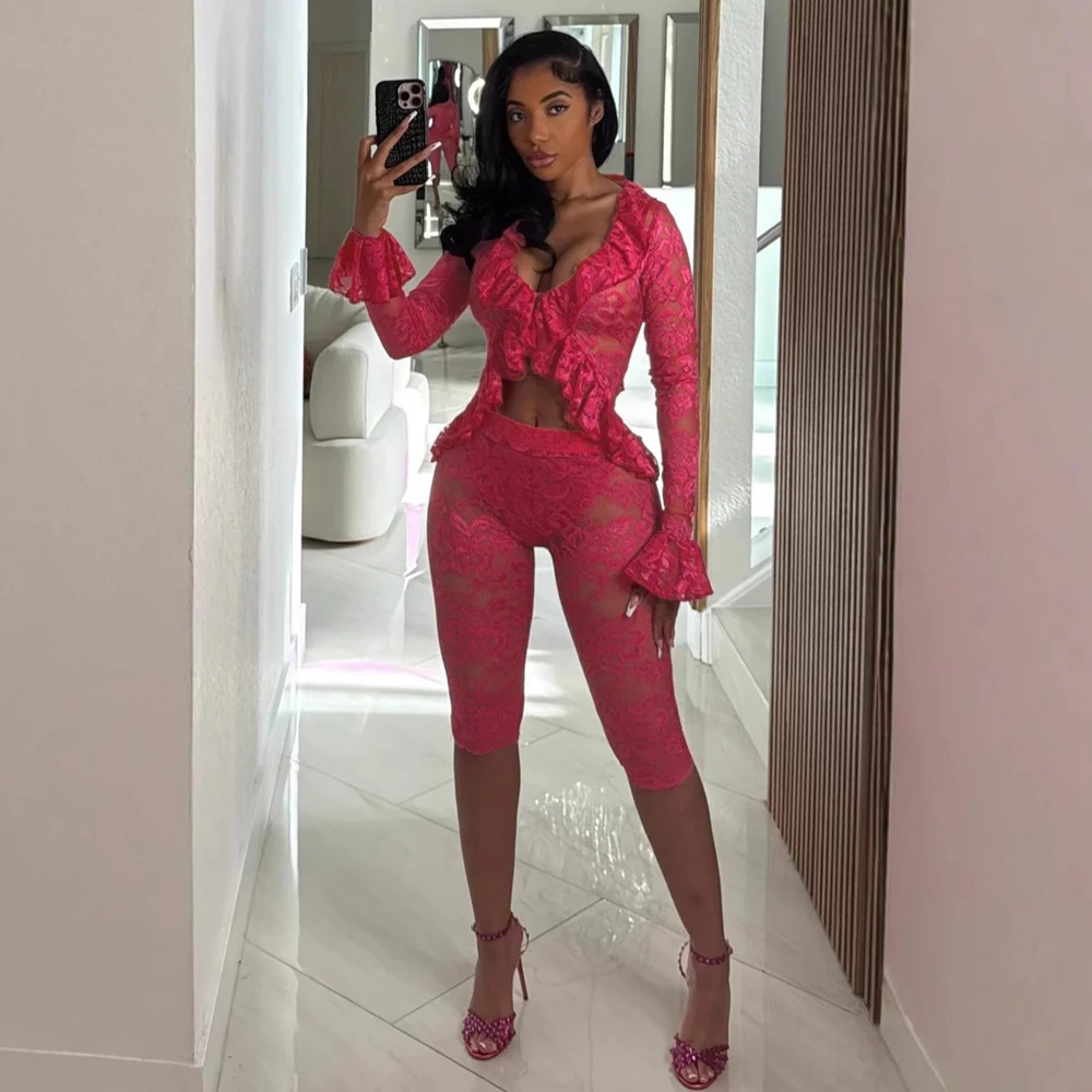 여성 봄 새로운 2025 솔리드 컬러 섹시한 패션 컷 아웃 레이스 탑과 반바지 정장을 통해 볼 여성 Loungewear 두 조각 세트