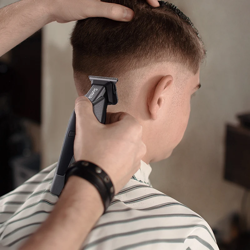 صالون الحلاقة Resuxi 389 يستخدم ماكينة تشذيب الشعر الاحترافية على شكل حرف T مع 5 أمشاط قابلة لإعادة الشحن للرجال