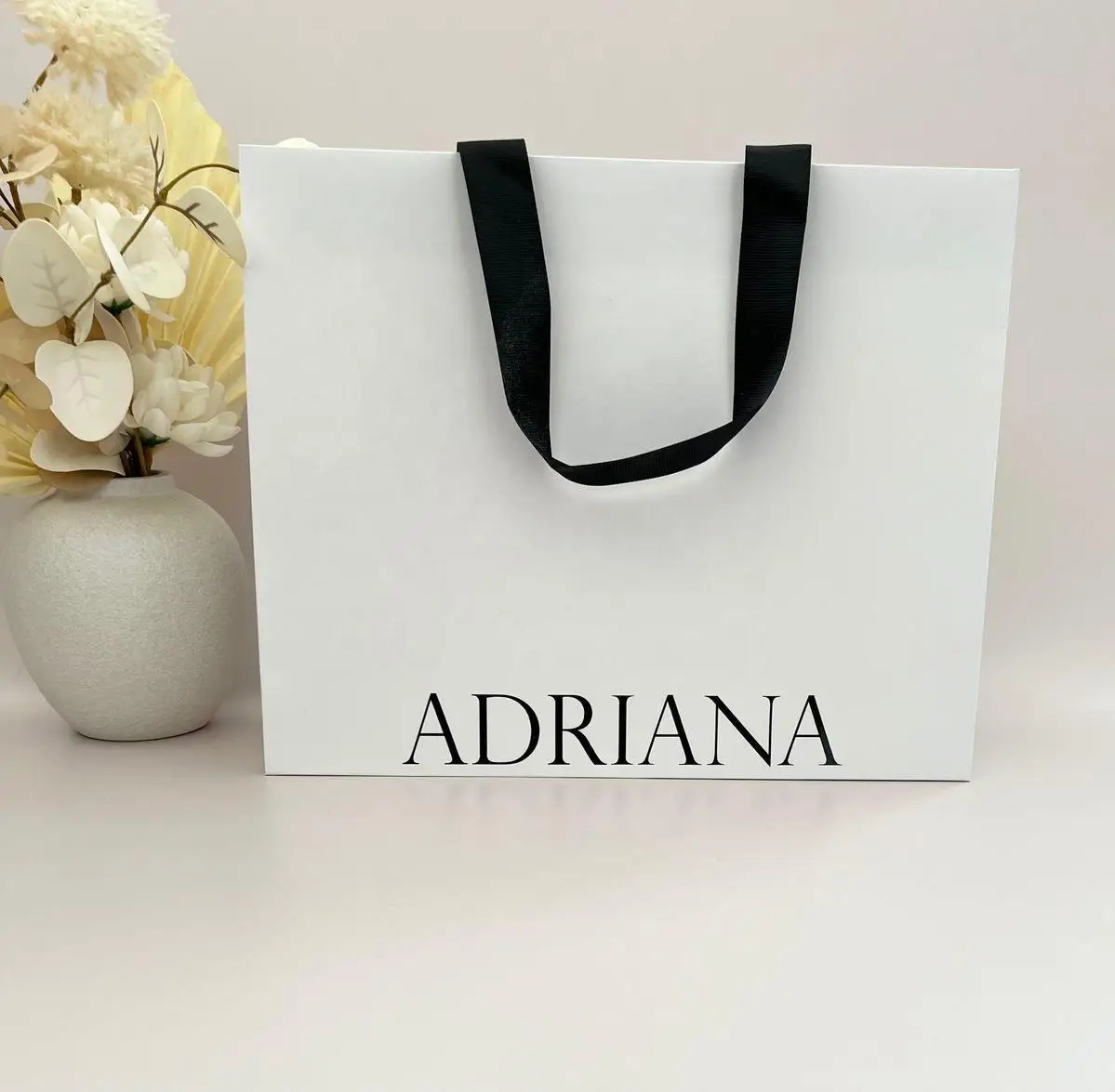 Custom Logo Luxury White Cardboard Handbag, Thick Waterproof Gift Shopping Packaging Bag For Clothing Retail Shop