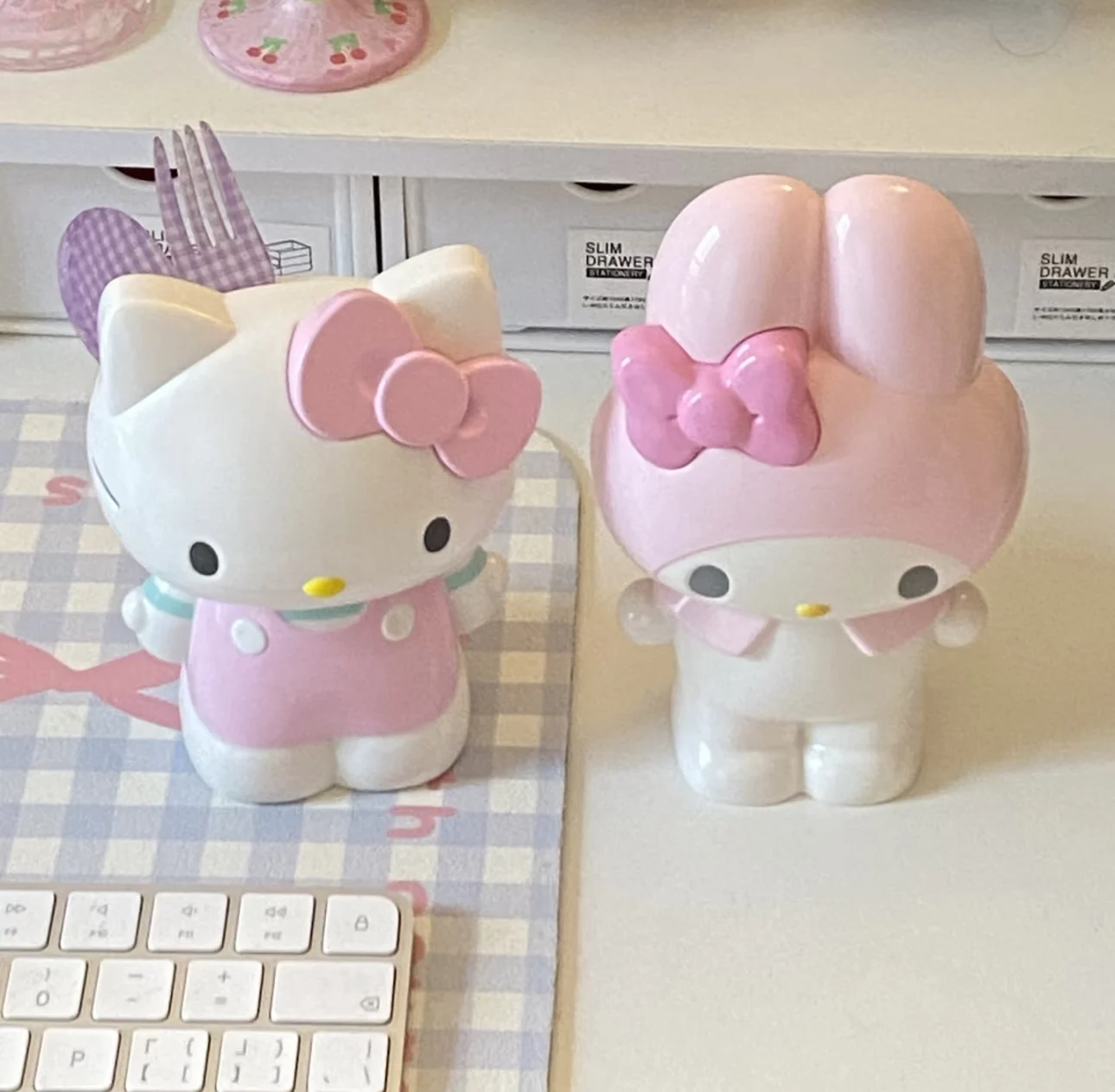 Kuromi Melody Tempat Pena Organizer Kuas Rias Dekorasi Penyimpanan Meja Lucu Hadiah Kawaii untuk Anak Perempuan Wanita