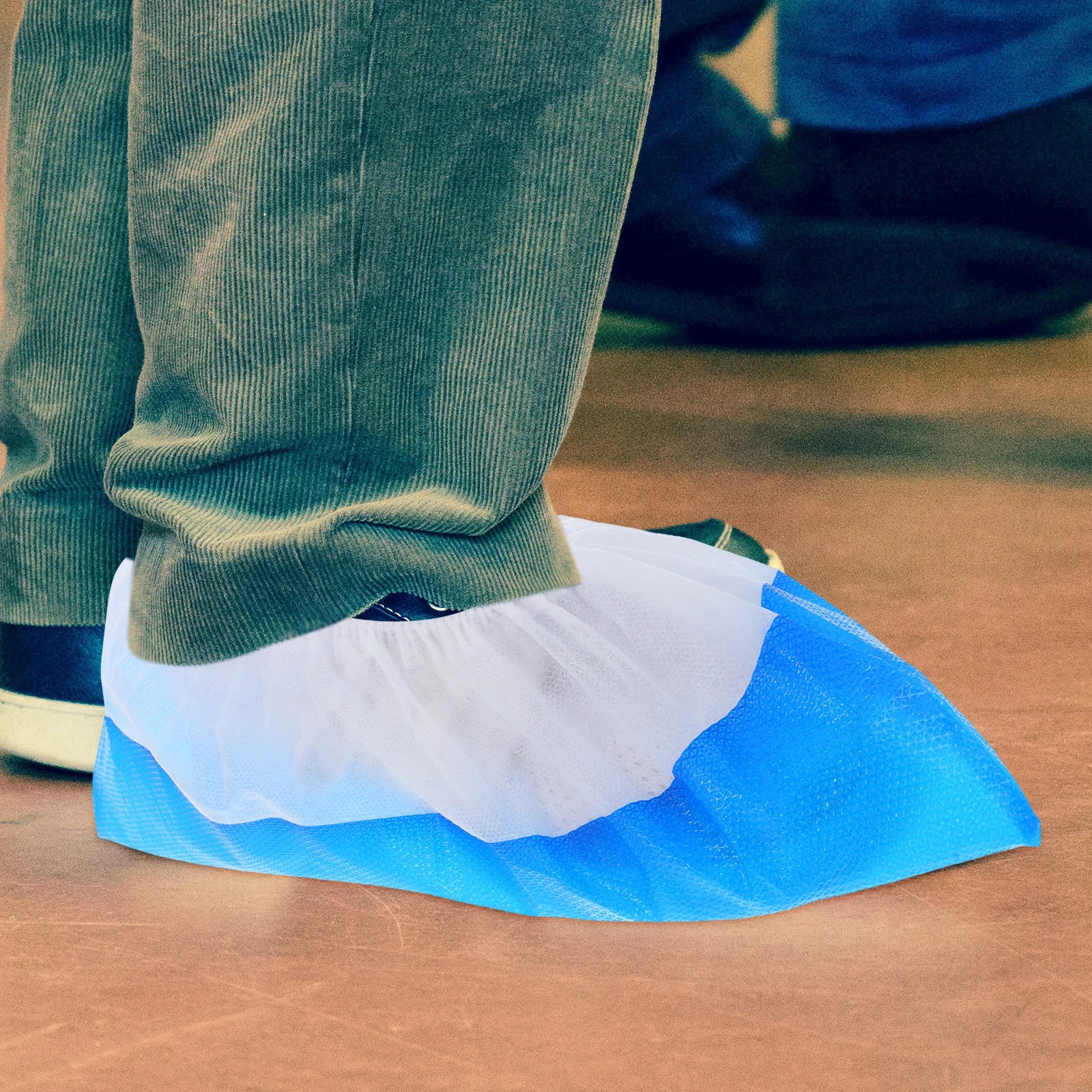 

50pcs Disposable Shoe Covers Non-Slip Thickened Dustproof Overshoes For Indoor Home Use Non Woven Shoe Protectors Covers For