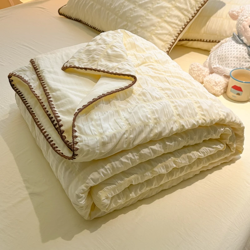 

2026 New Summer Air-conditioned Quilt with Bubble Yarn and Shell Embroidery for Cooling Solid-color Quilted Quilt 110x150