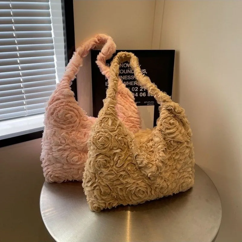 

Stylish Glamorous Underarm Bag Luxury Dinner Party Red Carpet Gala 2025 New Model Exquisite Sophisticated Elegant Practical