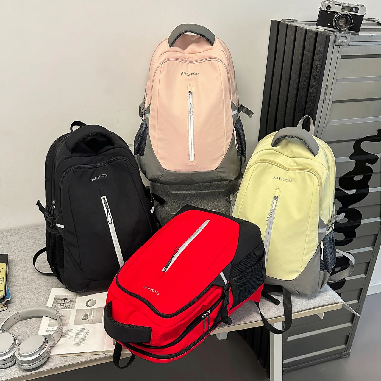 

Nylon lightweight, large-capacity student schoolbag, simple, multi-functional, waterproof travel backpack