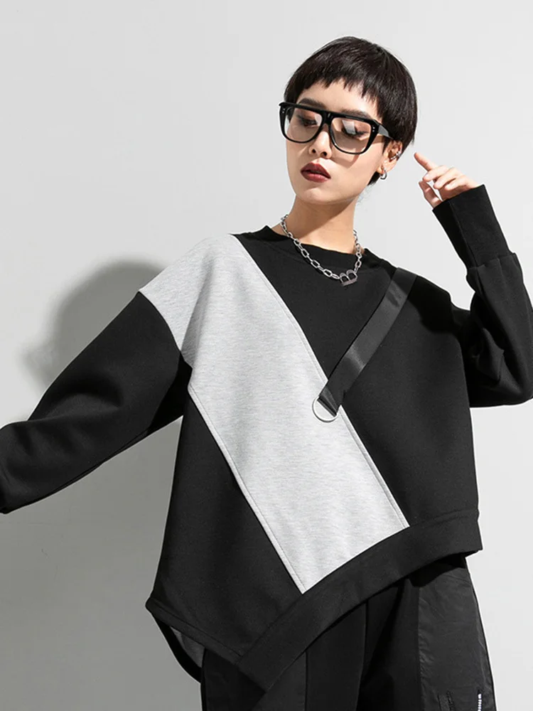 [EAM] Women Gray Asymmetric Color-block Big Size Casual T-shirt New Round Neck Long Sleeve Fashion Spring Autumn 2024 1DF4759