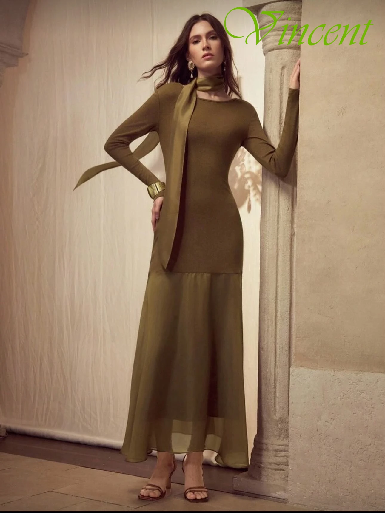 

Customized Straight Crew Neck Long Sleeves Formal Evening Dress Classic Bespoke Occasion Gowns High Quality Celebrity Gowns