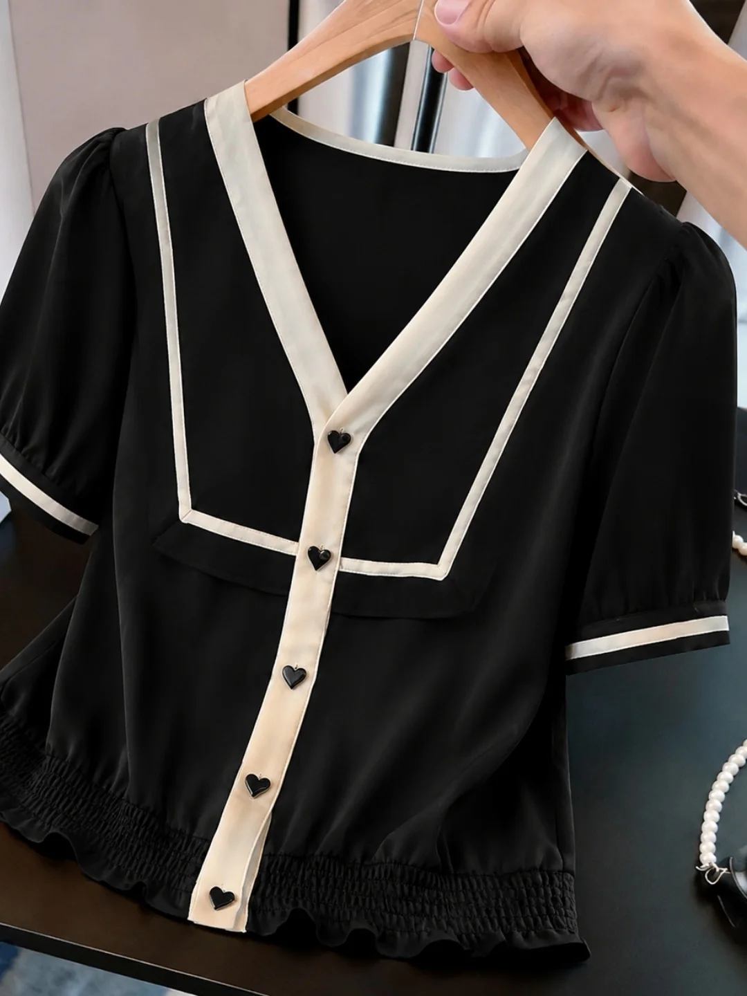 Fashionable V-Neck Color Block Design Short Sleeve Shirt Women's Single Button Stylish Top Light Maturity Style Summer 2026