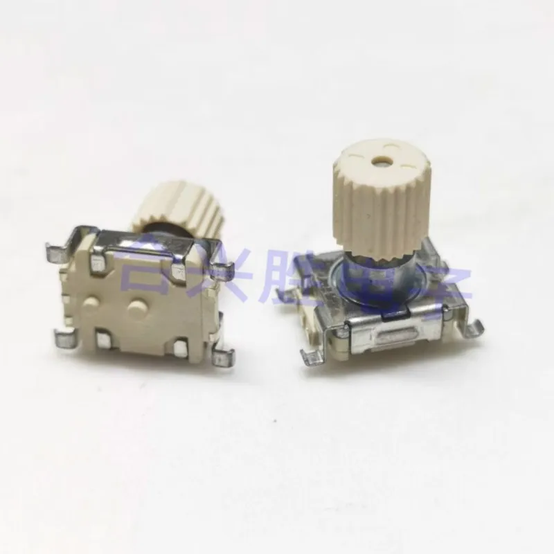 1PCS EC11 Car DVD Navigation Volume Adjustment Encoder Volume Switch SMD 5Pin Rotates 360 Degrees 30 Positioning 15 Pulses