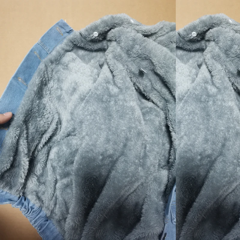เสื้อแจ็คเก็ตยีนส์แฟชั่นฤดูหนาวสำหรับผู้หญิง แบบมีฮู้ด บุขนหนา พร้อมปกขนสัตว์ถอดได้ เสื้อคลุมกันหนาวบุขนแกะ