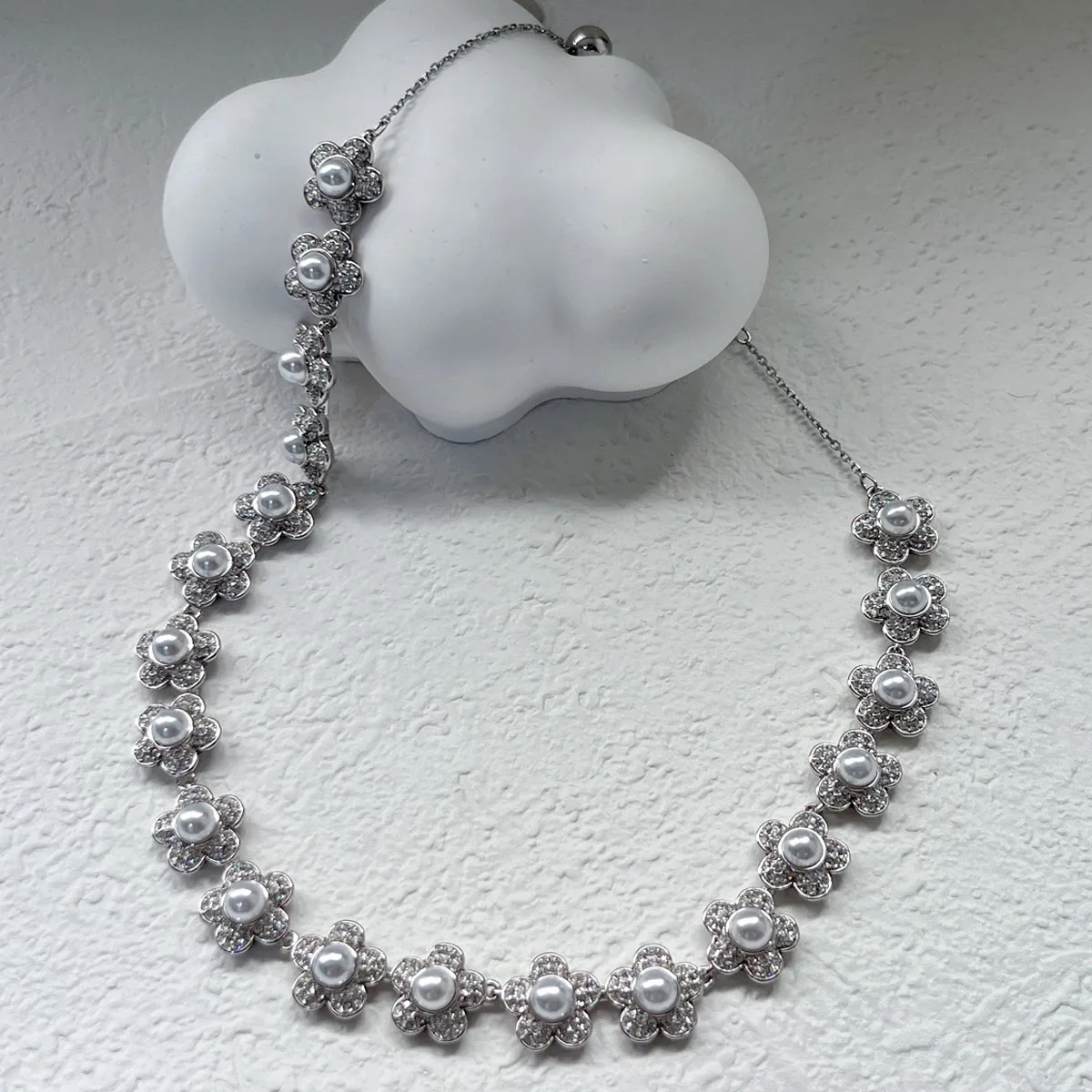 

2026 New Sales Trends Love Original New Jewelry Flower Pearl Necklace Bracelet Love Earrings Sweet Waste Women's Wedding Gifts