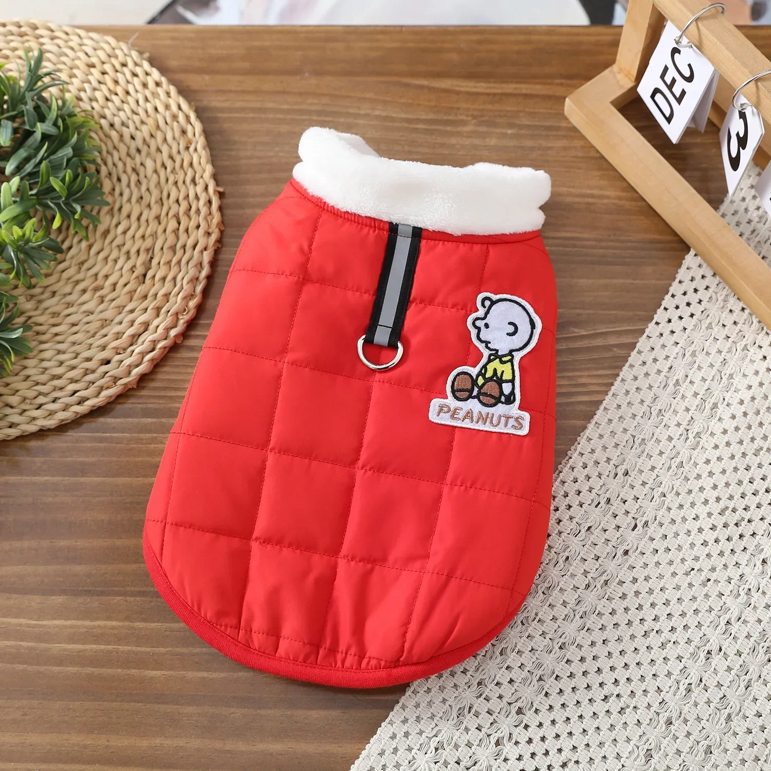 Snoopy pet clothes coat dog clothes three-dimensional velvet cartoon cotton-padded jacket vest pet dog warm autumn and winter