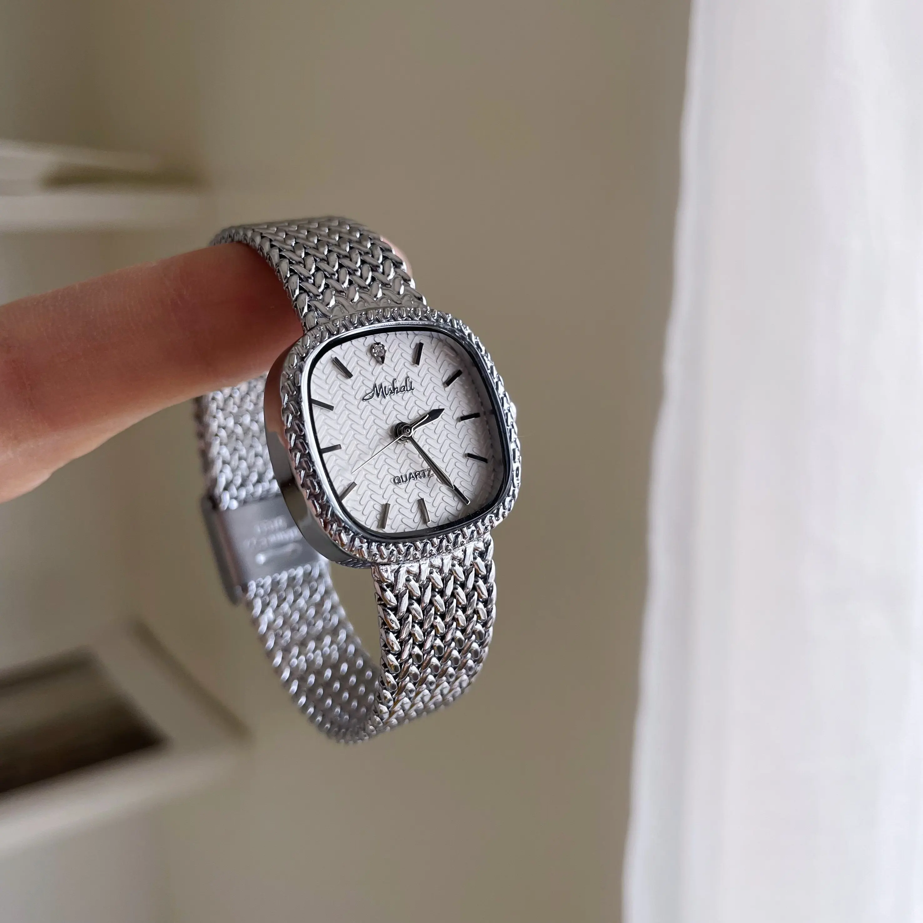 NewLuxuryVintageWheatEarStrapSquareWatch For WomenA Lightweight And Elegant Timepiece With A Sophisticated And Minimalist Design