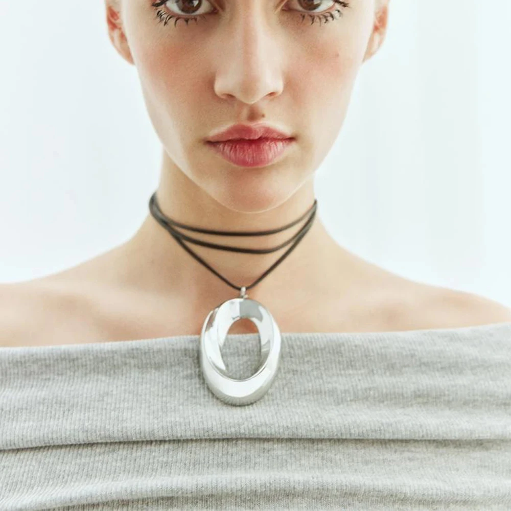 Geometric Round Pendant Necklace 2024 Trend for Women Charm Statement Holiday Party Jewelry