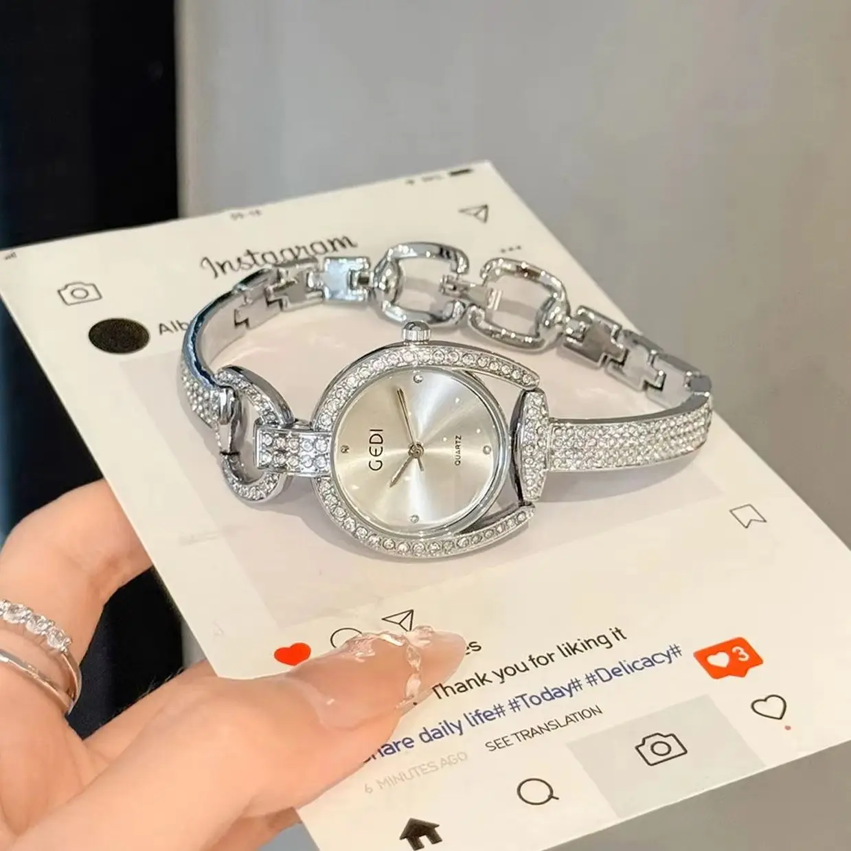 Fashion Diamond Studded Watches for Women, Brand Genuine Mark Niche Irregular Design High-end Women's Bracelet Quartz Watch Gift