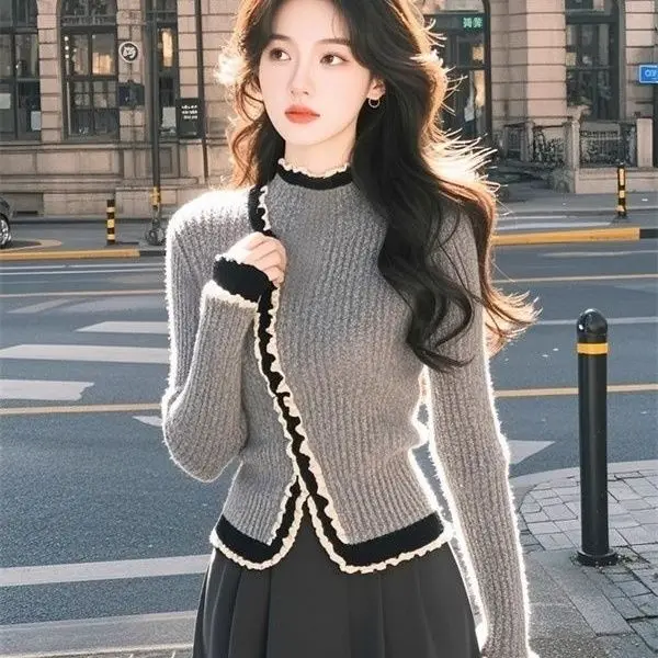 2025 Temperament Winter Versatile Base Top Looks White and Age-reducing Niche Lace Striped Sweater Christmas