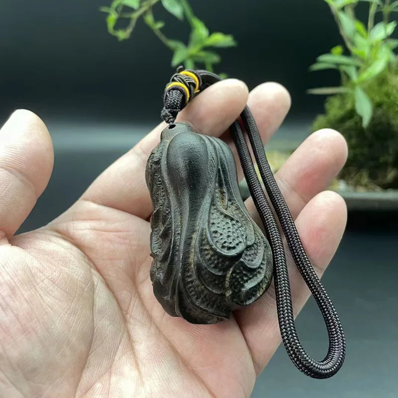 Fragrant Raw Wood Carved Pixiu Hand Piece Vintage Wenwan Pendant Ornament Wood Craft Home Decor Souvenir Gift