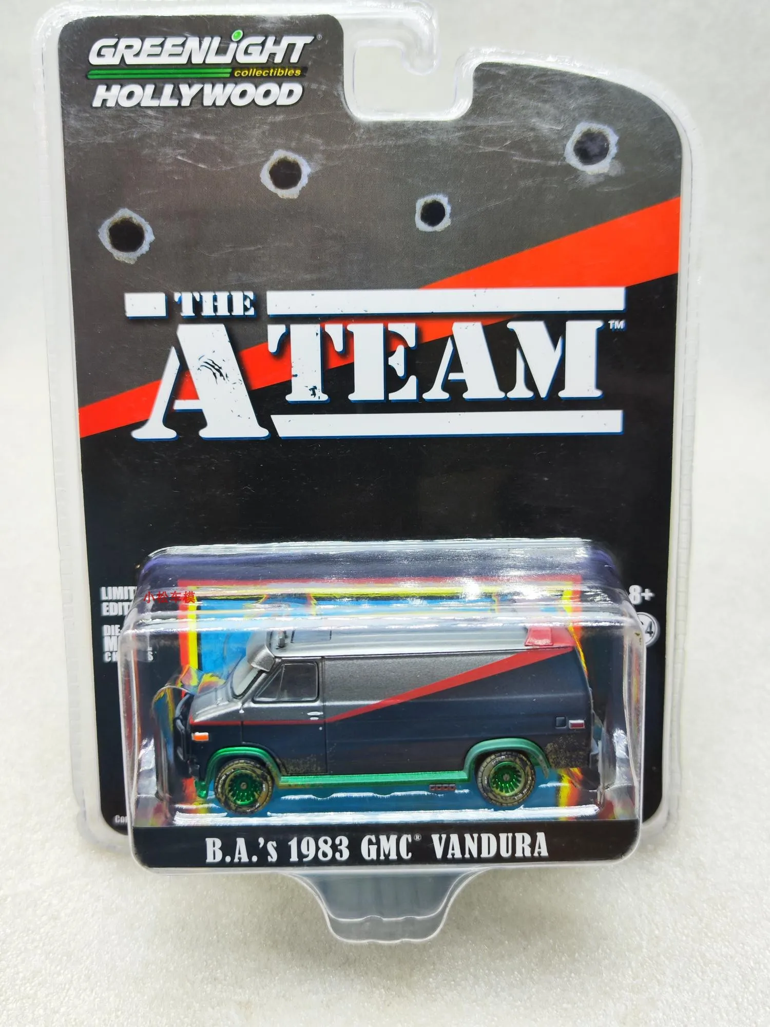 

1: 64 Green Light 1983 GMC Vandura Weathered Muddy Edition Dragon Agent Team Green Machine Car Model Collection Gifts Toys