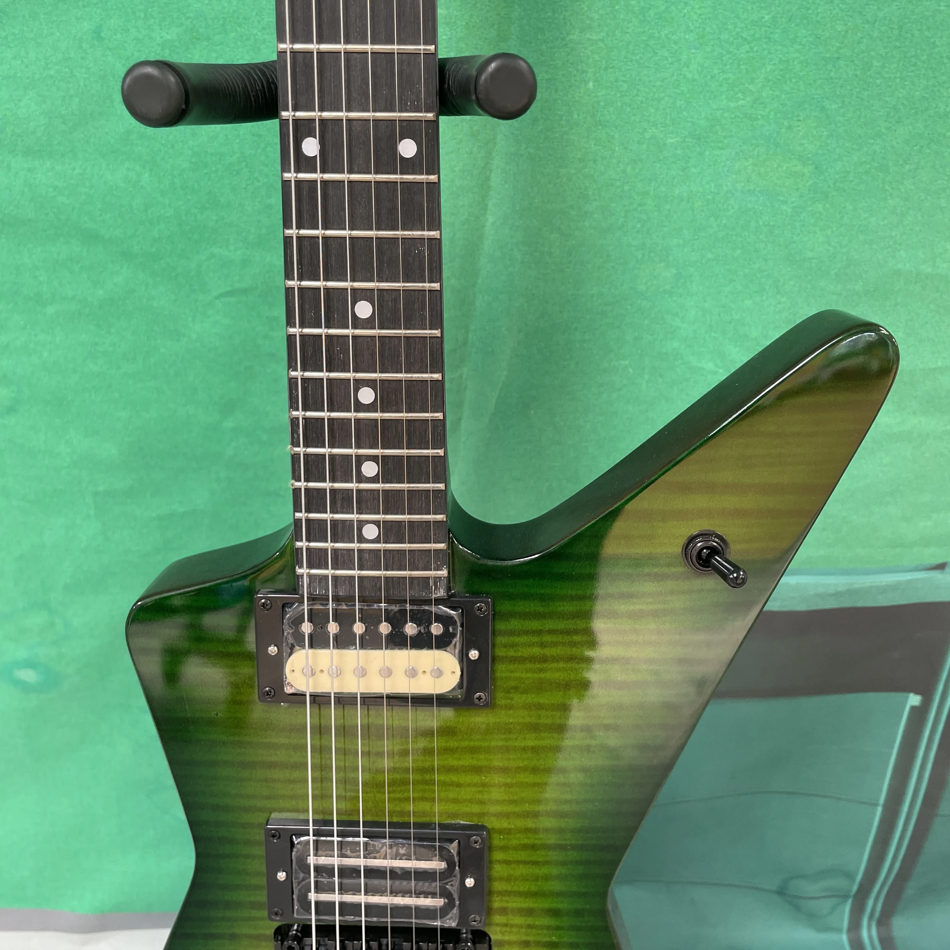 6-string electricguitar dark green tiger-stripe gradient finish dual-coil pickups guitars,designed for advanced players guitarra