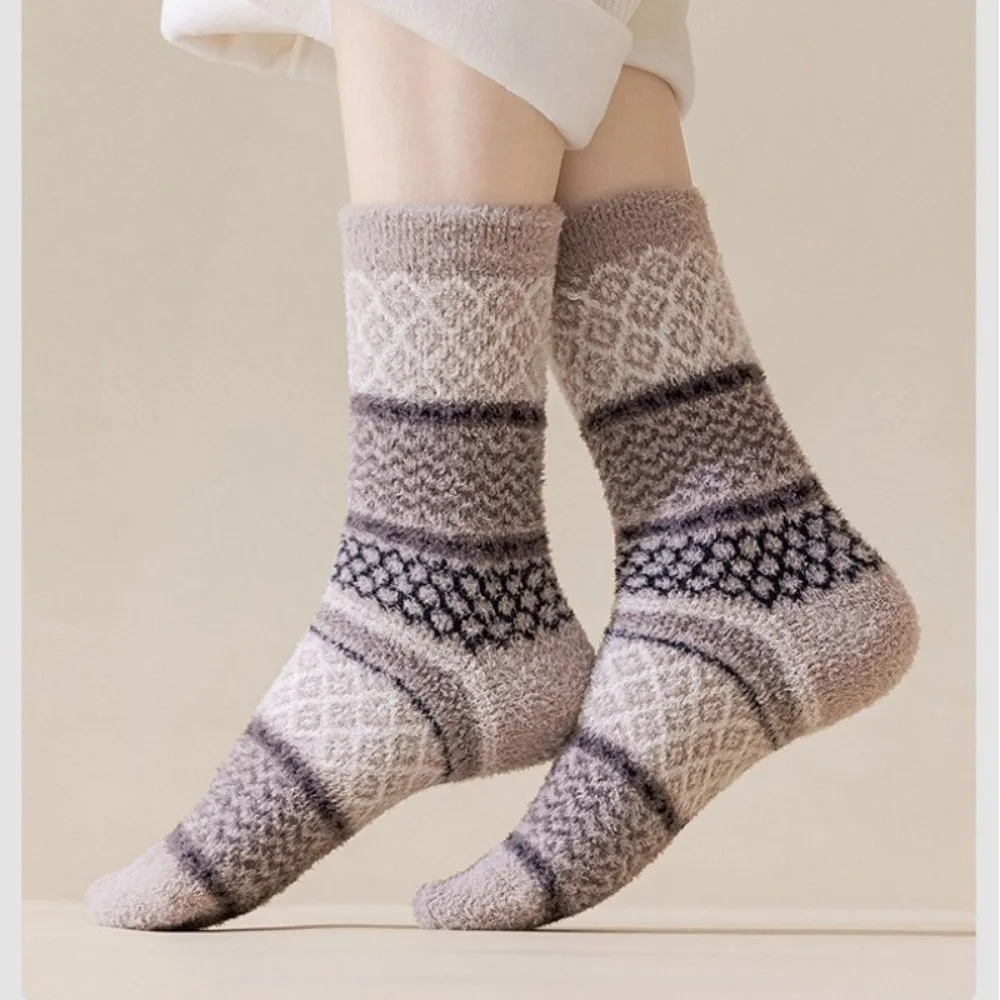 أزياء الخريف الشتاء المرجان الصوف الجوارب رشاقته الدافئة النوم الجوارب لينة نصف الصوف متوسطة أنبوب جورب للنساء الفتيات #5