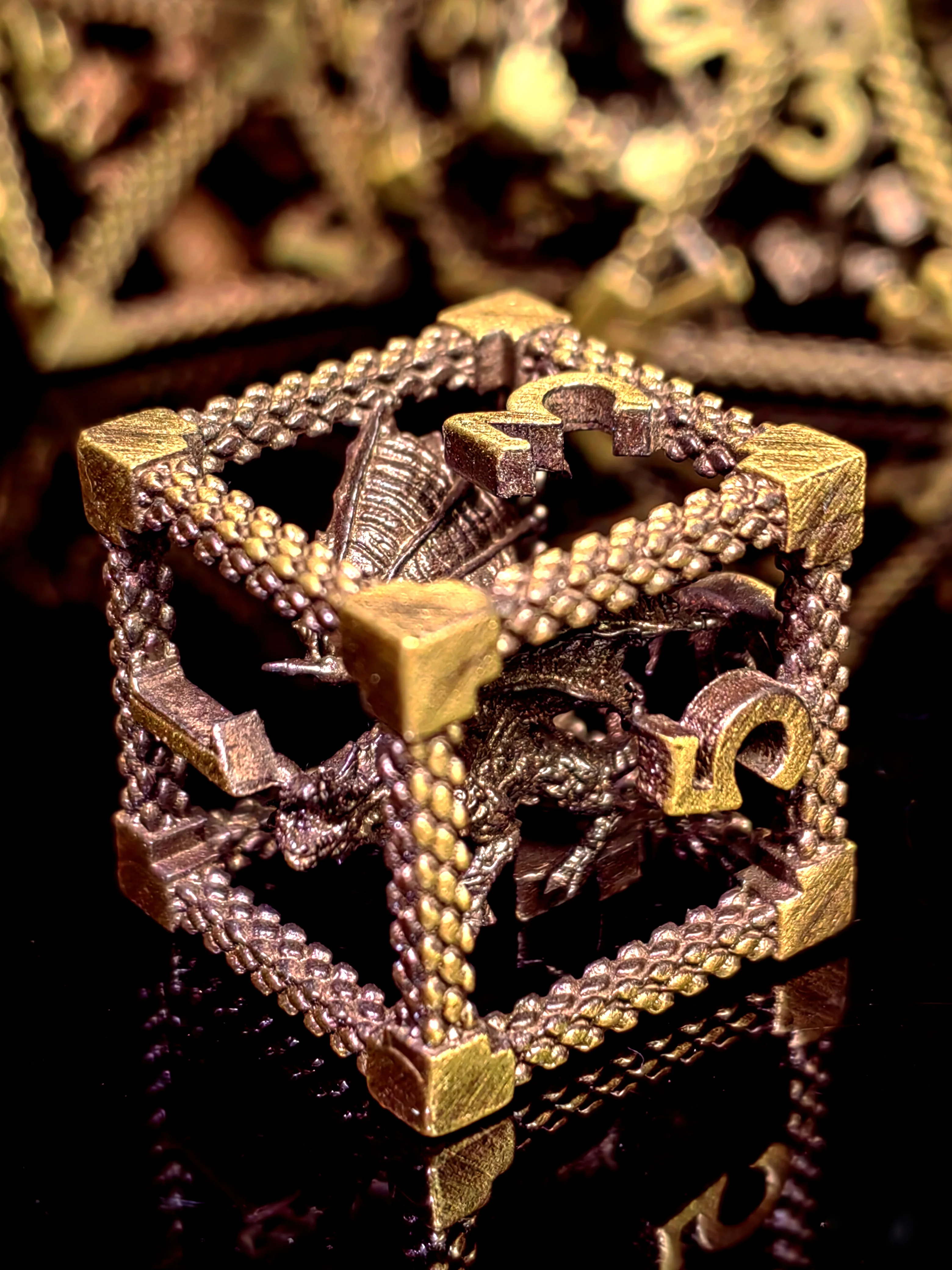 

DnD Dice Set - 7 Piece Zinc Alloy Metal Dice with Spinning Dragon Core, Antique Bronze, for Dungeons & Dragons, Tabletop RPGs