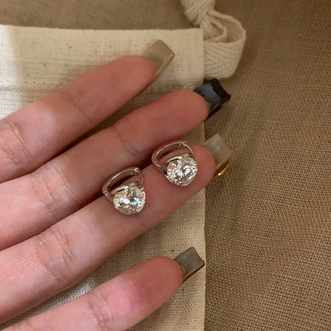 S925 sterling silver earrings, simple versatile earrings, women's light luxury, unique and exquisite fashion earrings