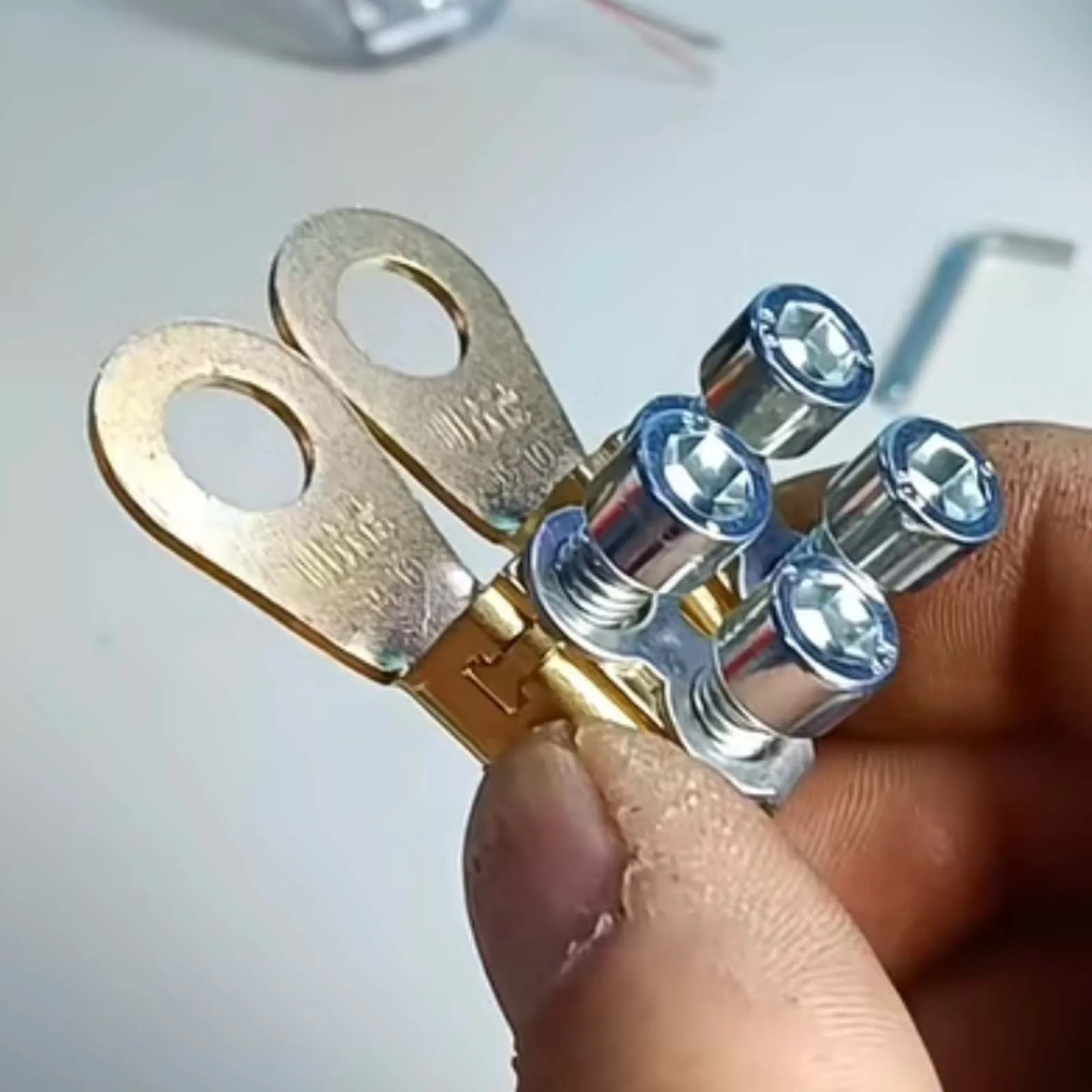 

Car Battery Clamp Terminal Pure Copper Wiring Copper Nose Cable Line Pressure-Free Wire Connector Battery Quick Wiring