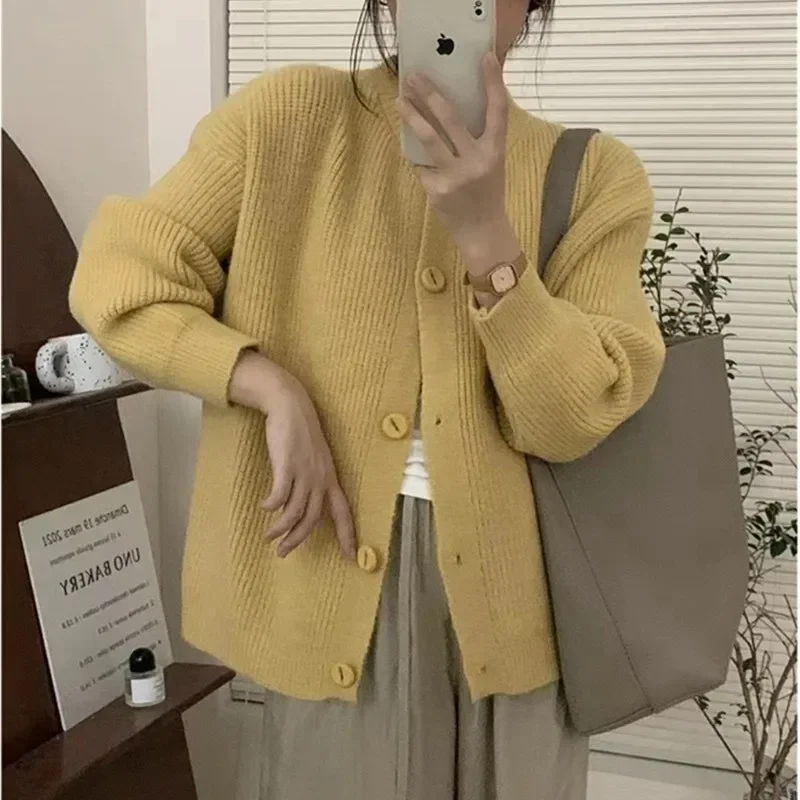 Koreanische Version Lazy Style Rundhals ausschnitt einfarbige Strickjacke für Damen Herbst und Winter neue Retro lose Pullover Jacke