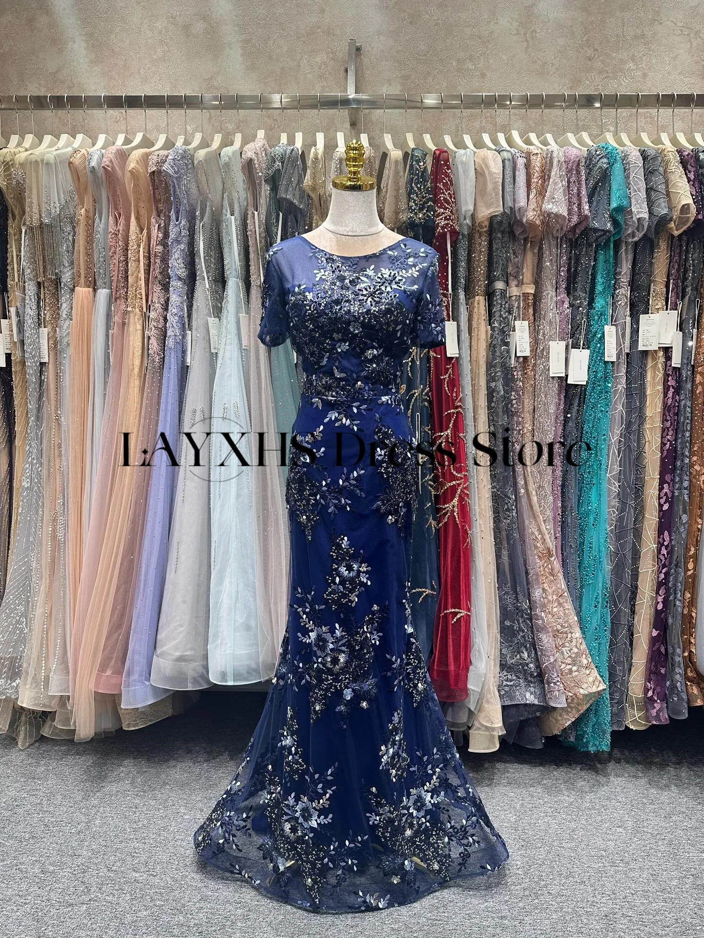 

Scoop Neck Royal Blue Mother of the Bride Dresses 2025 Short Sleeve Floral Embroidery Mermaid Wedding Party Dress Customized