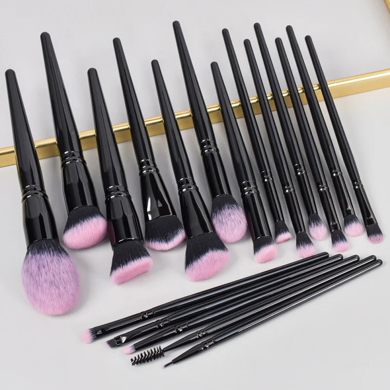 ชุดแปรงแต่งหน้า 18 ชิ้น: ครบชุดสำหรับรองพื้น คอนซีลเลอร์ และแต่งตา