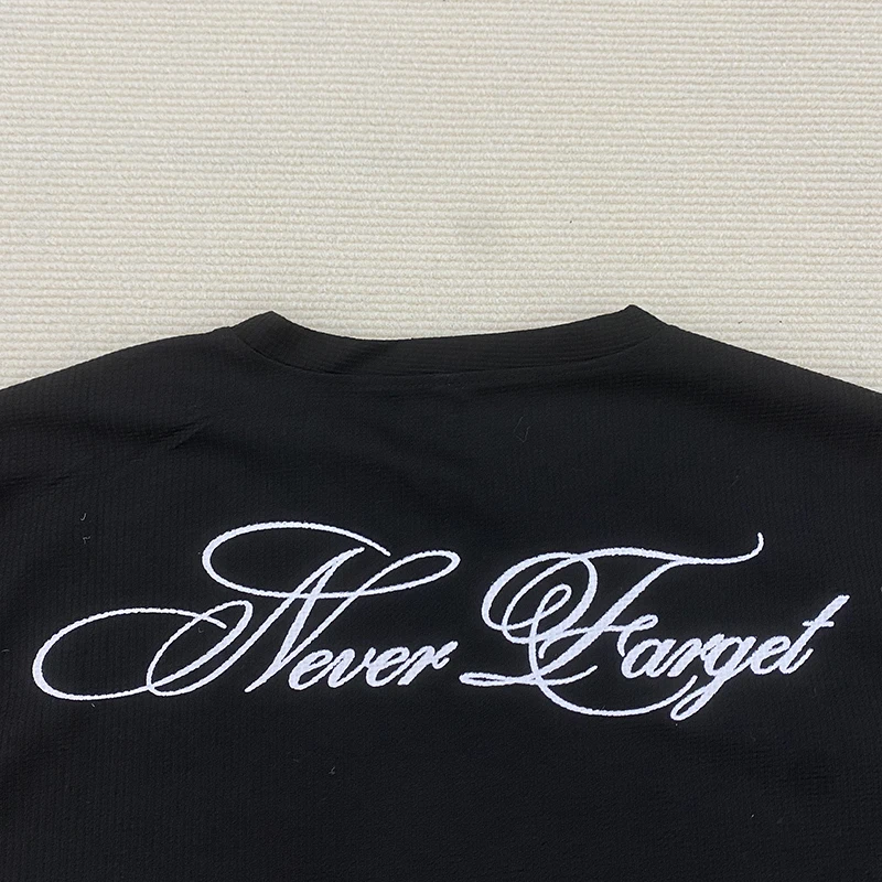 تي شيرت أمريكي داكن ريترو Y2K مطبوع بأكمام طويلة تي شيرت عالي الشارع على الطراز القوطي العصري للارتداء غير الرسمي