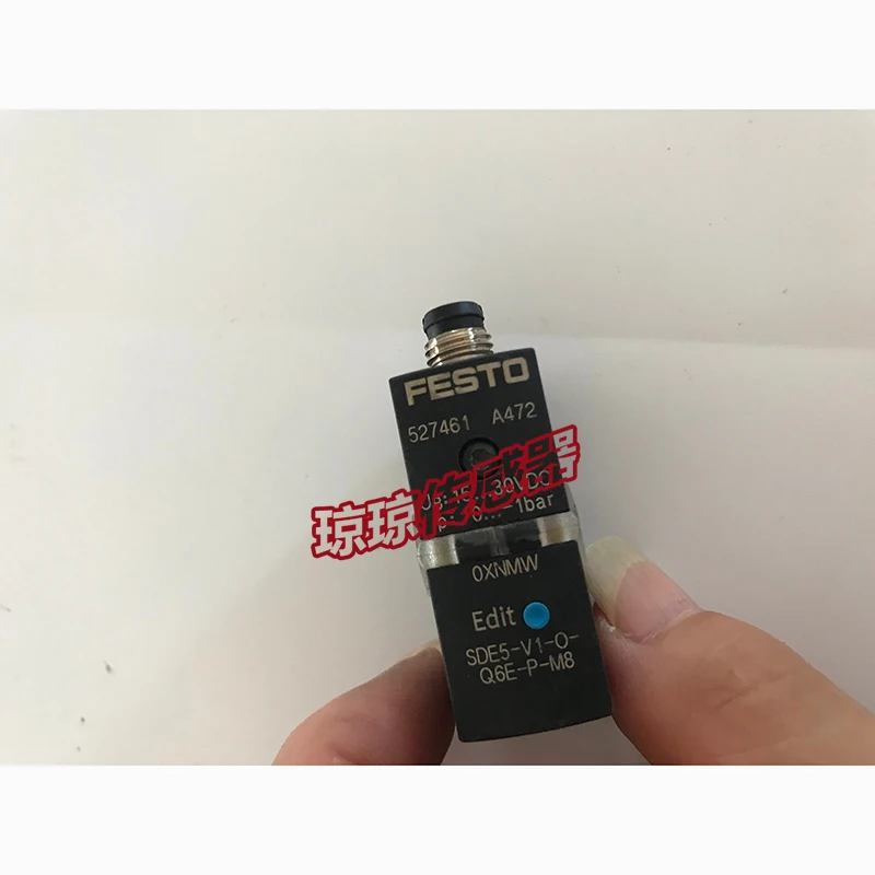 

Festo FESTO Pressure Switch Sensor SDE5-V1-O-Q6E-P-M8 527461 Spot