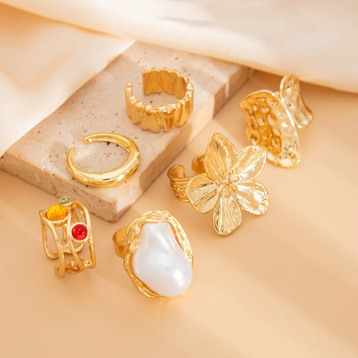 Gold Color Flower Crystal Baroque Pearl Open Ring for Women Fashion Rings Set Engagement Party Gift Temperament Jewelry