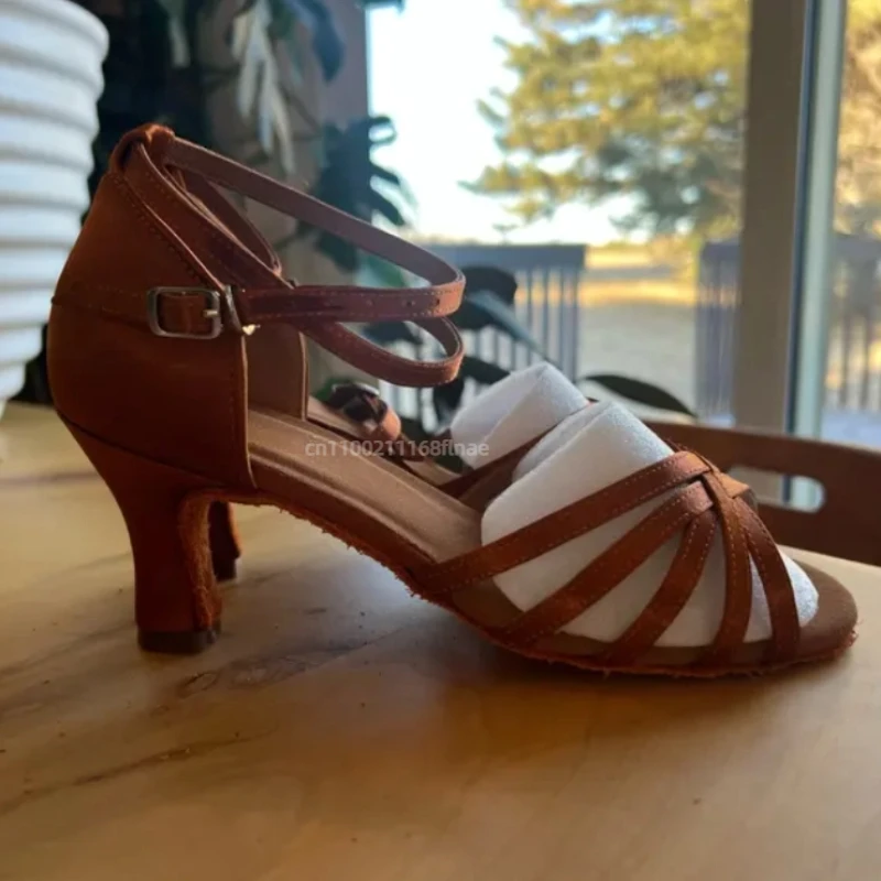 大人女性用ラテンダンスシューズ、ソフトソールハイヒール、大人用ミッドヒールラテンダンスパフォーマンス、社交ダンスシューズ