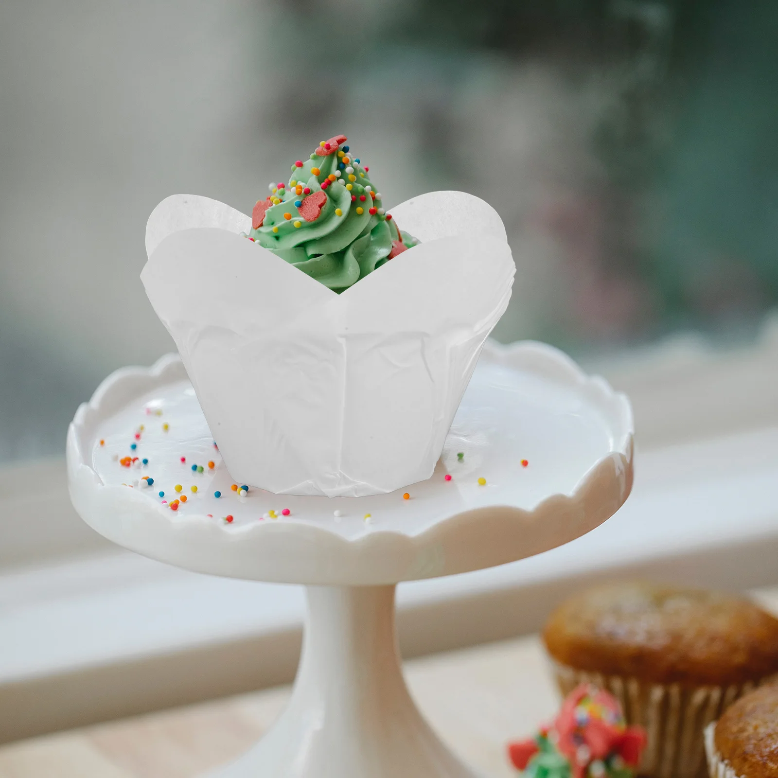 

100pcs Baking Cups Middle Sized Anti Oil Paper Pans Cupcake Liners Disposable Greaseproof Liners For Cake Shops Bakeries