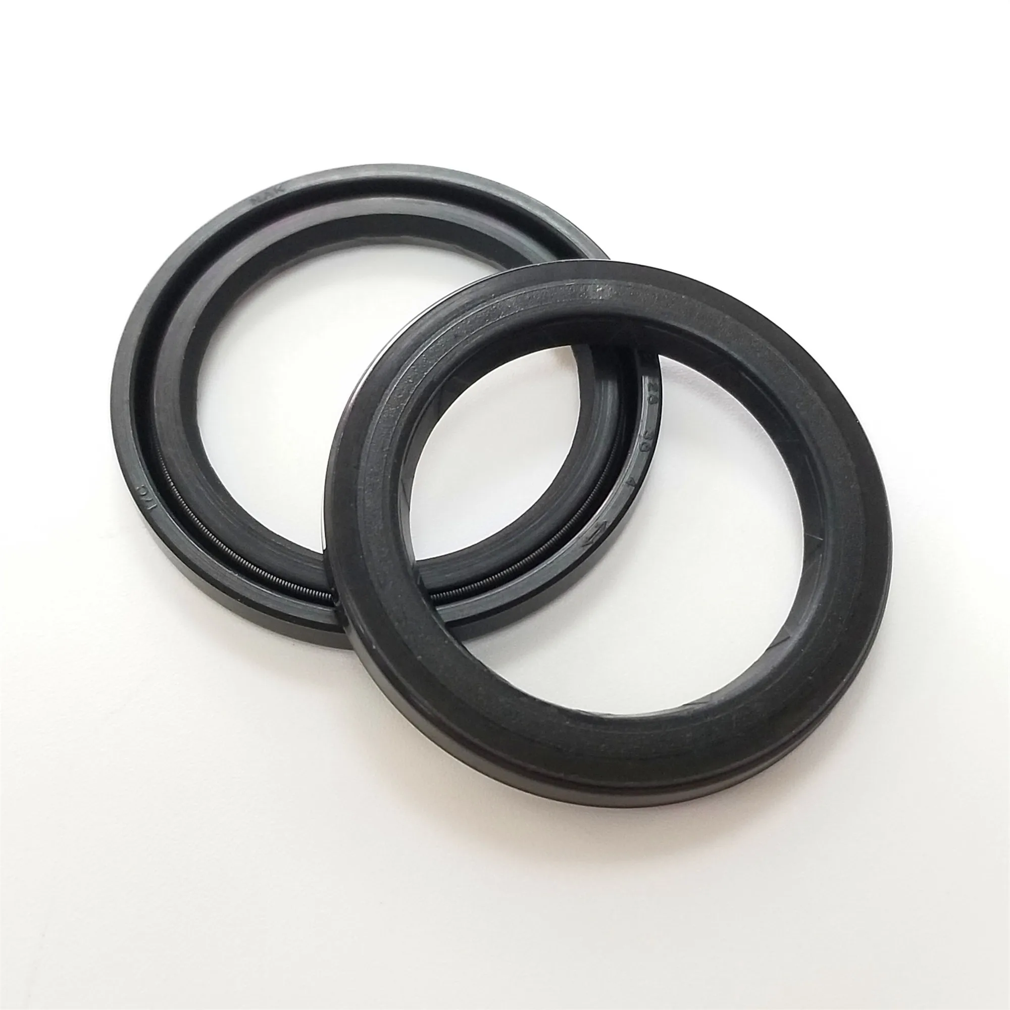 مضخة زيت ختم زيت المحرك الهيدروليكي الدائري هيكل عظمي مقاوم للضغط العالي SCN5W22/35X48X5.5 طقم ختم المحرك