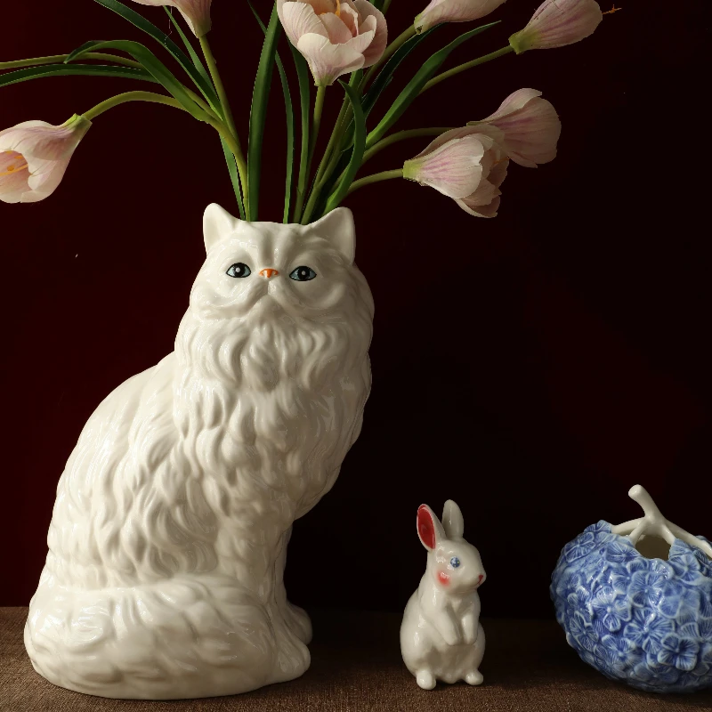 European-style hand-painted Persian cat ceramic vase, animal sculpture decoration, ceramic handicrafts, vase decoration for home
