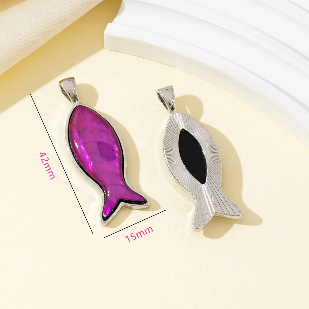 42x15mm Exquisite Small Fish-Shaped Colored Natural Shell Pendant Charms for Jewelry Making DIY Necklaces Earrings Accessories