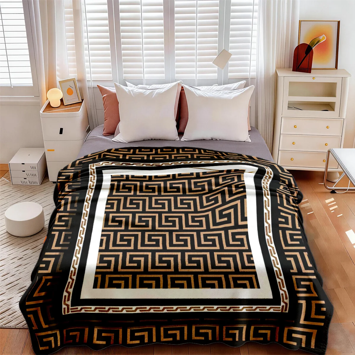 Luxury Greek Key Border Art Flannel Blanket Lightweight Warm Throw Blanket for Bedroom Sofa Camping Home Wall Ornament