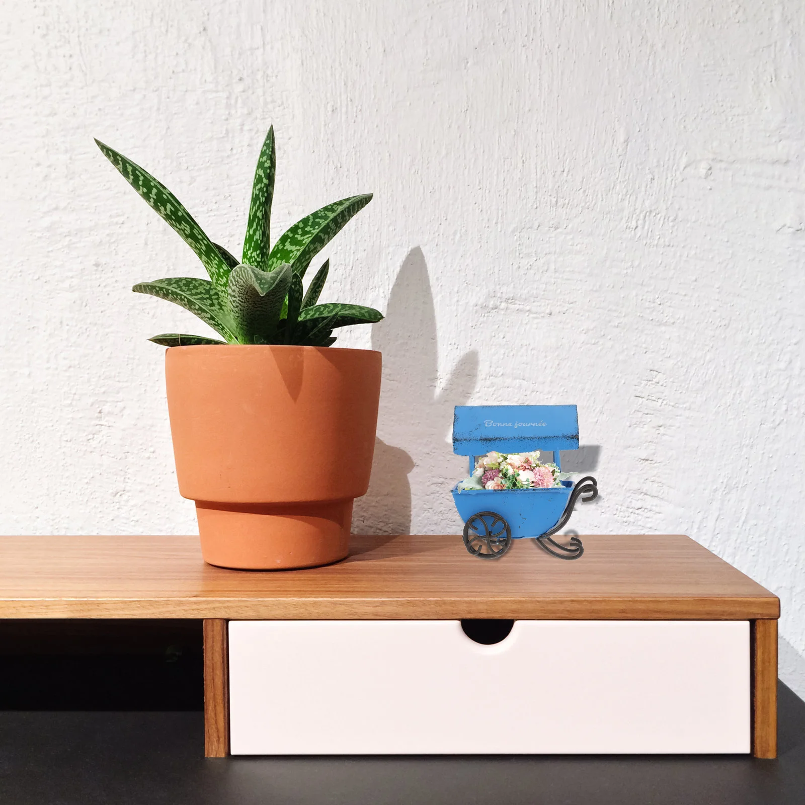 

Cart Tinplate Vintage Home Decor Desktop Trolley Metal Sculpture For Living Room Office Tabletop Photography Props