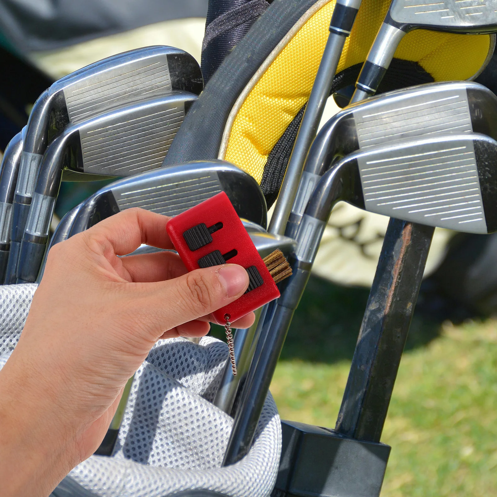 

Golf Club Brush 3 in 1 Retractable Groove Cleaner Portable Scrubber Tool for Golfers Small Gift Men Women Cleaning Brush