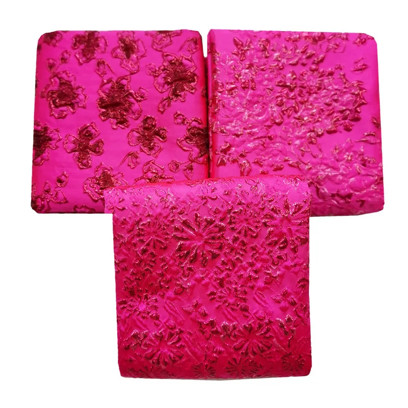 

Розовый цветок тиснение золотая проволока жаккардовая окрашенная в пряже ткань для женщин платье пальто куртка ручной работы DIY ткань швейный материал