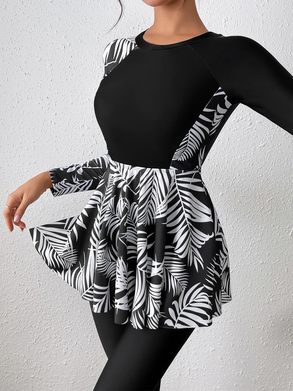 2025 Women Surfing Swimsuit Dress & Beach Pants Two Piece Print Swimwear Female Bathers Sporty Diving Swimming Swim Suits