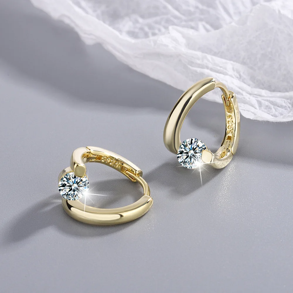 Koreańska moda Srebrne kolczyki kółka 925 CZ dla kobiet Proste, wszechstronne małe kolczyki Huggie Trend Elegancka biżuteria imprezowa
