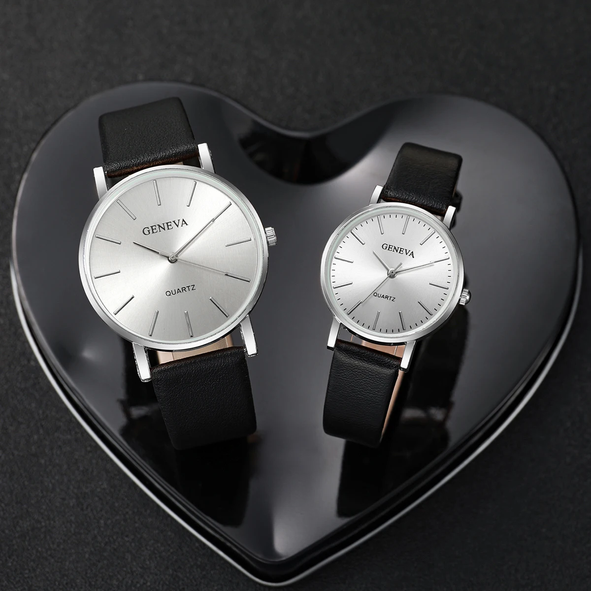 Trendy Couple Versatile Watch Set Romantic Love Bracelet with Simple Leather Quartz Watch for Boys and Girls Gift Festival Gift