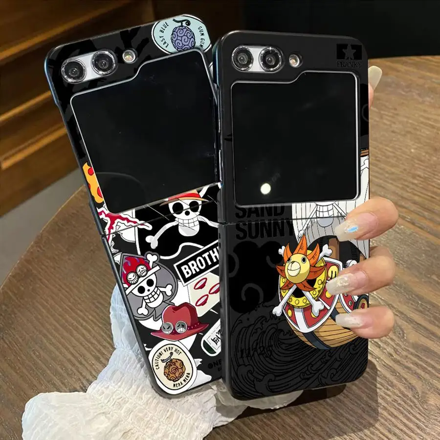 phone case for Samsung Galaxy Z Flip 6 5 zflip4 zFlip zFlip3 zflip6 funda celulare protective cases One PIECE Luffy And Solon