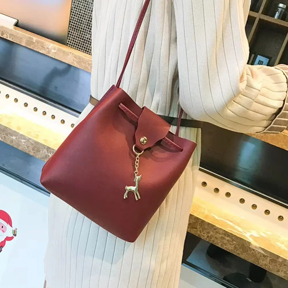 

Vintage Deer Tassel Bucket Bag, PU Leather Crossbody Messenger with Drawstring Closure Adjustable Shoulder Bag for Women Daily