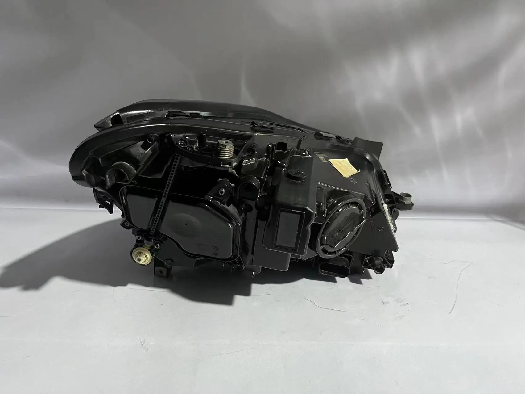 メルセデス・ベンツEクラスW207（2013-2018）用オートパーツヘッドライトW207ハロゲンヘッドライト