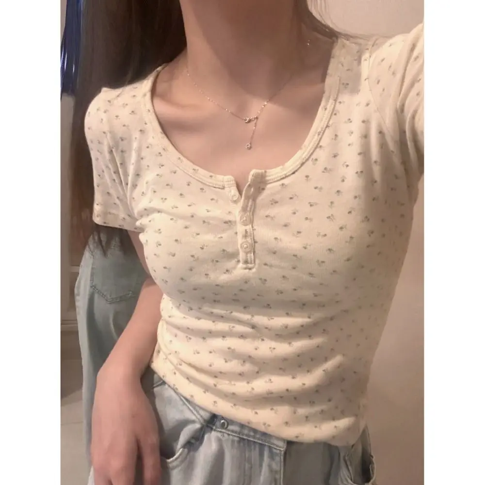 Cute Short Sleeves T-shirt U Collar Slim Fitting Summer Top Floral Crop Top