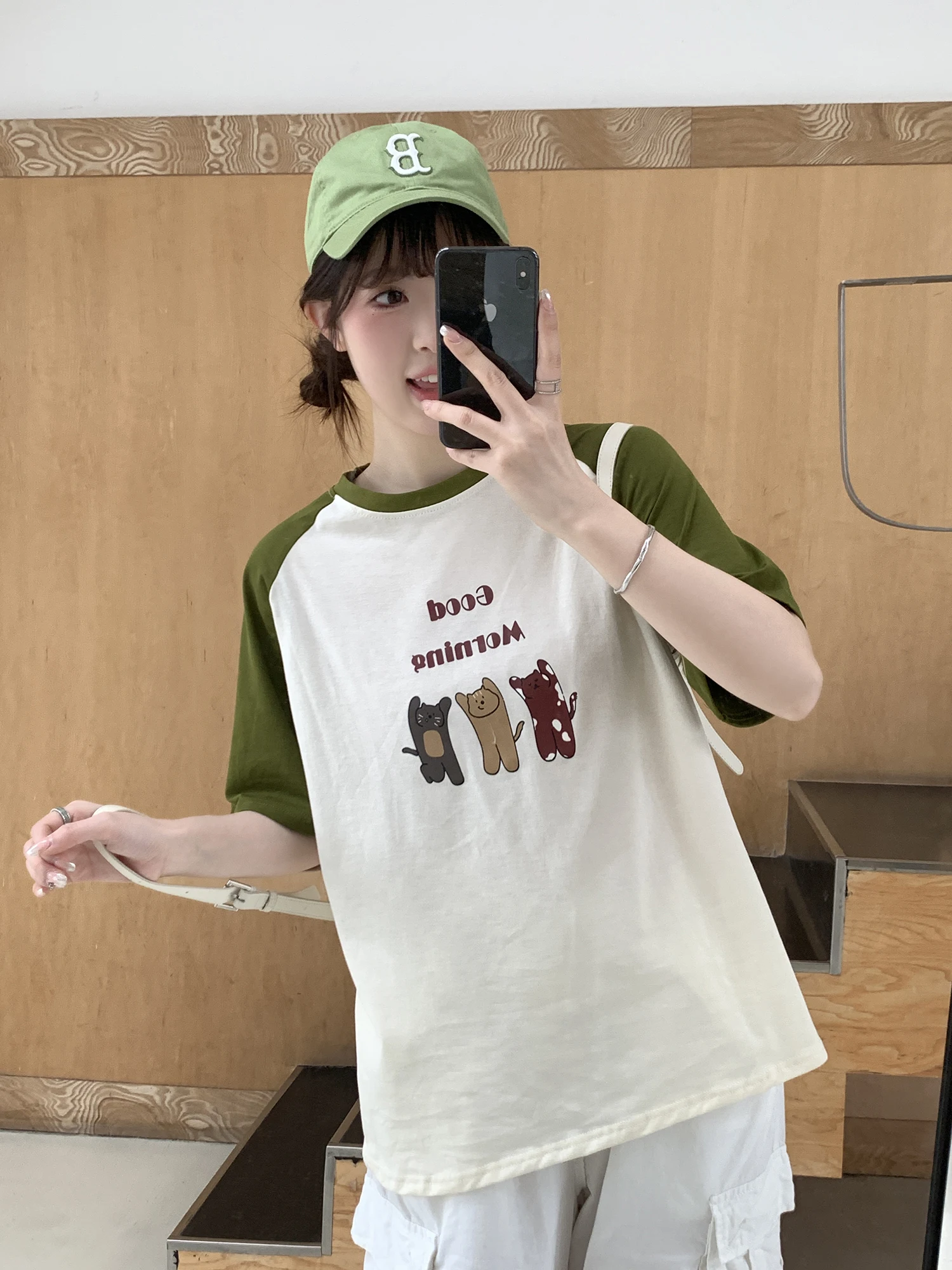 

Slimming Loose Fit Cartoon Print T-irt round Ne ort Sve Women's Top Korean Sle Commute Faion Summer New Arrival