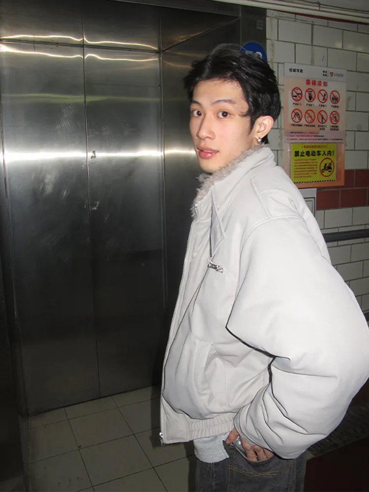 

Мужская джинсовая куртка с меховым воротником, весенняя, для активного отдыха, рабочая, водонепроницаемая, со светоотражающими кнопками, в стиле рыбака, из овчины, лучшая модная модель